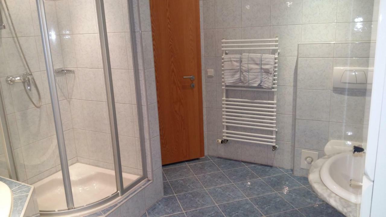 Christian Apartament *